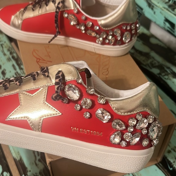 Vintage Havana Red and Gold Star Sneakers - Picture 4 of 5